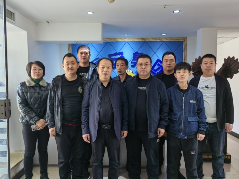 同业交流才是推动发展的原动力！欢迎同行企业老板到陕西新利全站体育官网登录网址参观指导工作