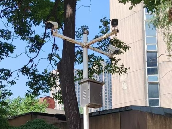 为您在西安的工厂安装智能监控摄像头，构筑安全与效率的坚实屏障